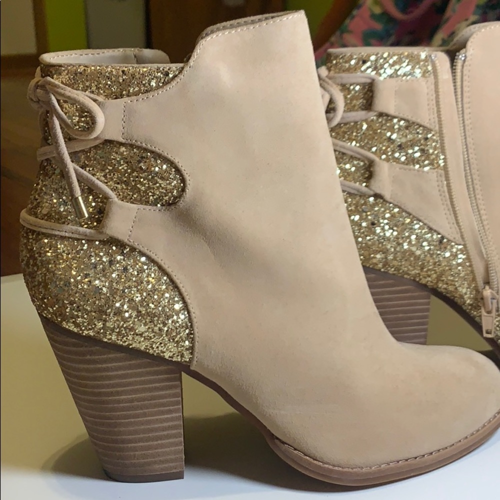 Gianni Bini tan booties with gold glitter on back